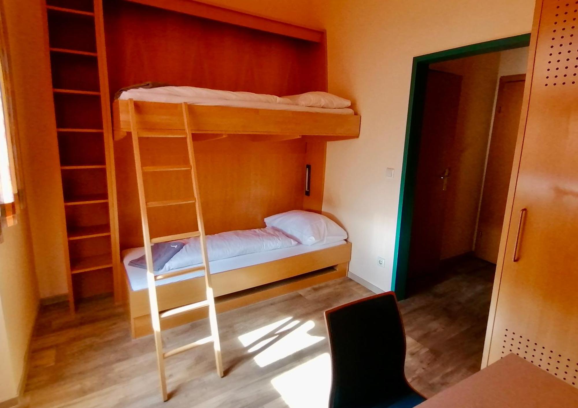 טולן Junges Hotel Tulln מראה חיצוני תמונה
