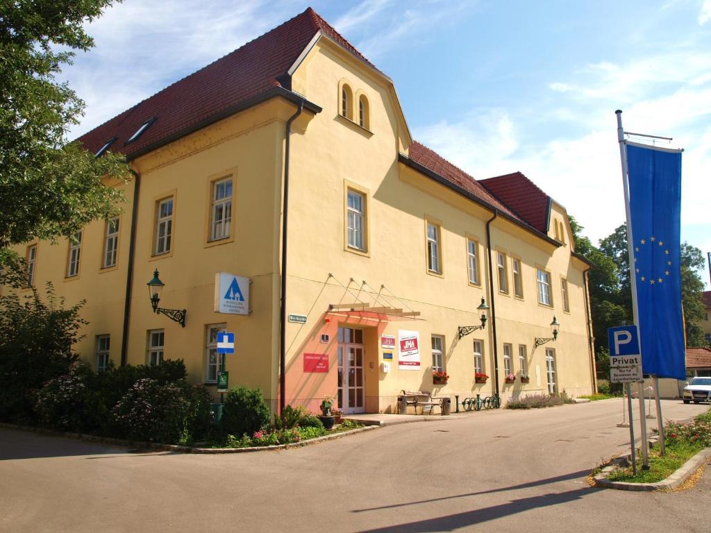 טולן Junges Hotel Tulln מראה חיצוני תמונה